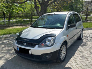 Ford Fiesta фото 0