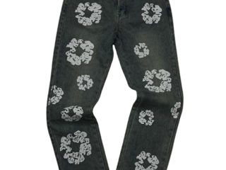 Pantaloni denim tears și curele:Burbarry(cu 2 pârți),2 louis vuitton și Amiri foto 0