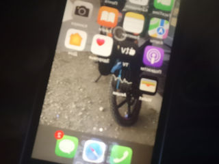 Vând telefon este foarte bun  nu glucește. Nr tel 060760587 foto 1