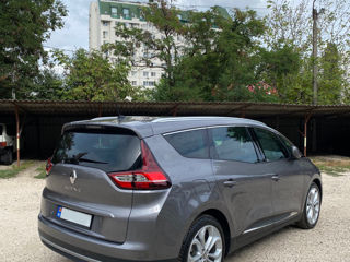 Renault Grand Scenic foto 2