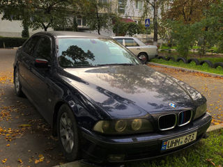 BMW 5 Series foto 2