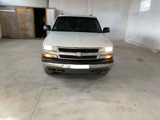 Chevrolet Suburban foto 1