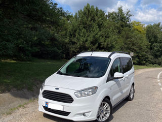 Ford Tourneo Courier foto 1