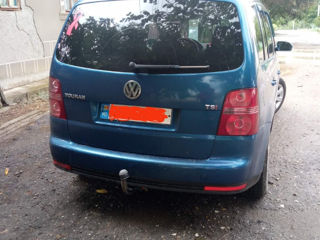 Volkswagen Touran foto 3