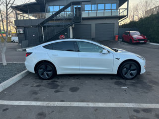 Tesla Model 3 foto 4