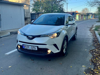 Toyota C-HR foto 2