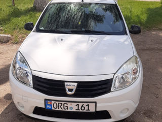 Dacia Sandero foto 1