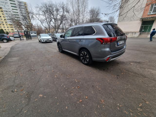 Mitsubishi Outlander foto 3