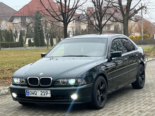 BMW 5 Series foto 3