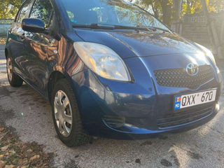 Toyota Yaris foto 2