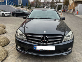 Mercedes C-Class foto 2