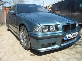 BMW 3 Series foto 4