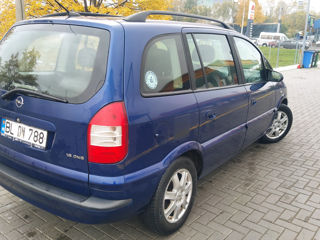 Opel Zafira foto 4