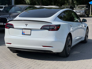 Tesla Model 3 foto 3