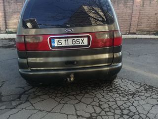 Ford Galaxy foto 2