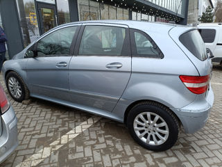 Mercedes B-Class foto 4