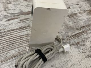 Aipple adapter A1098. Aipple adapter A1097.