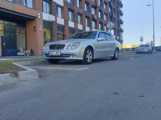 Mercedes E-Class foto 2