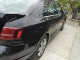 Volkswagen Jetta foto 4