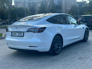 Tesla Model 3 foto 3