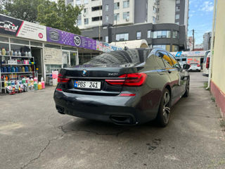 BMW 7 Series foto 4