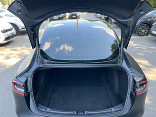 Tesla Model 3 foto 7