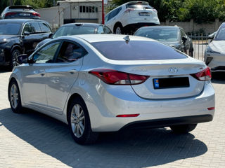 Hyundai Avante foto 3