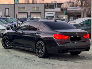 BMW 7 Series foto 3