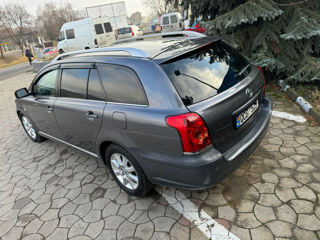 Toyota Avensis foto 5