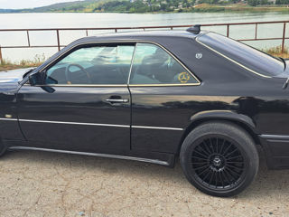 Mercedes Series (W124) foto 5