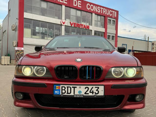 BMW 5 Series foto 2