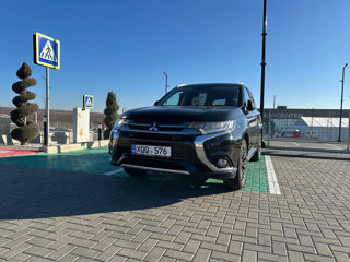 Mitsubishi Outlander foto 2