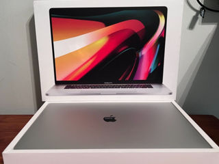 Apple MacBook Pro 16'' 8-Core i9 32GB RAM 1TB SSD Retina Touch Bar AMD 5500M 4GB