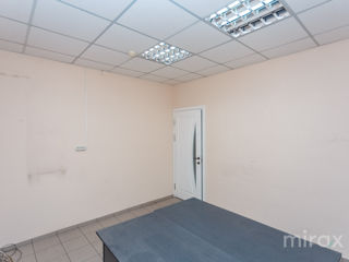 Se vinde oficiu situat în sectorul Centru, str. Petru Rareș. foto 3