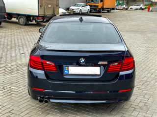 BMW 5 Series foto 8