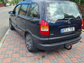 Opel Zafira foto 4