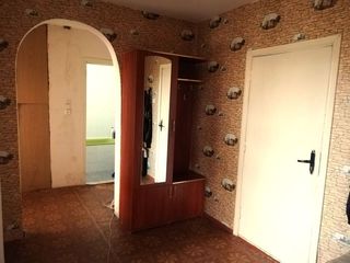 Apartament cu 2 odai seria 143 pe Mircea cel Batrin foto 4