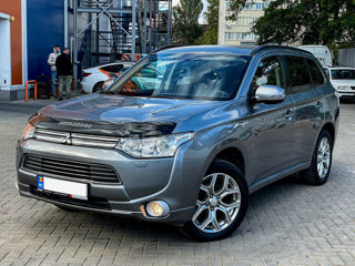 Mitsubishi Outlander foto 2