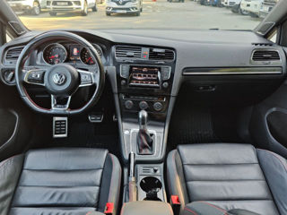 Volkswagen Golf foto 8