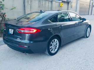 Ford Fusion foto 4