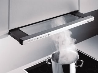 Установка кухонный вытяжки над плитой на кухне алмазное сверления отверстий для вентиляции притока.