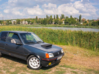 Peugeot 205 foto 2