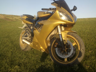 Yamaha R1