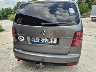 Volkswagen Touran foto 3