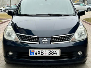 Nissan Tiida foto 2