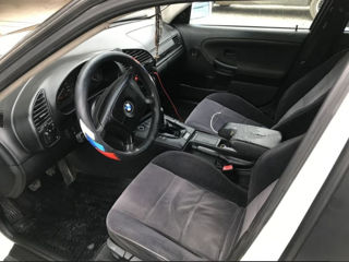 BMW 3 Series foto 7