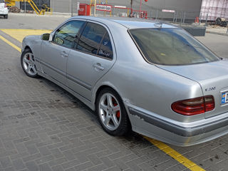 Mercedes E-Class foto 9