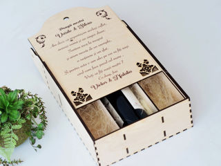 Cutie personalizată cu mâner pentru sticlă de vin și 2 pahare foto 3