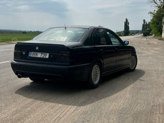 BMW 5 Series фото 2
