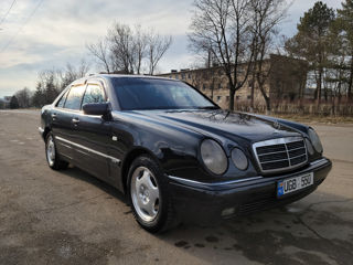 Mercedes E-Class foto 6